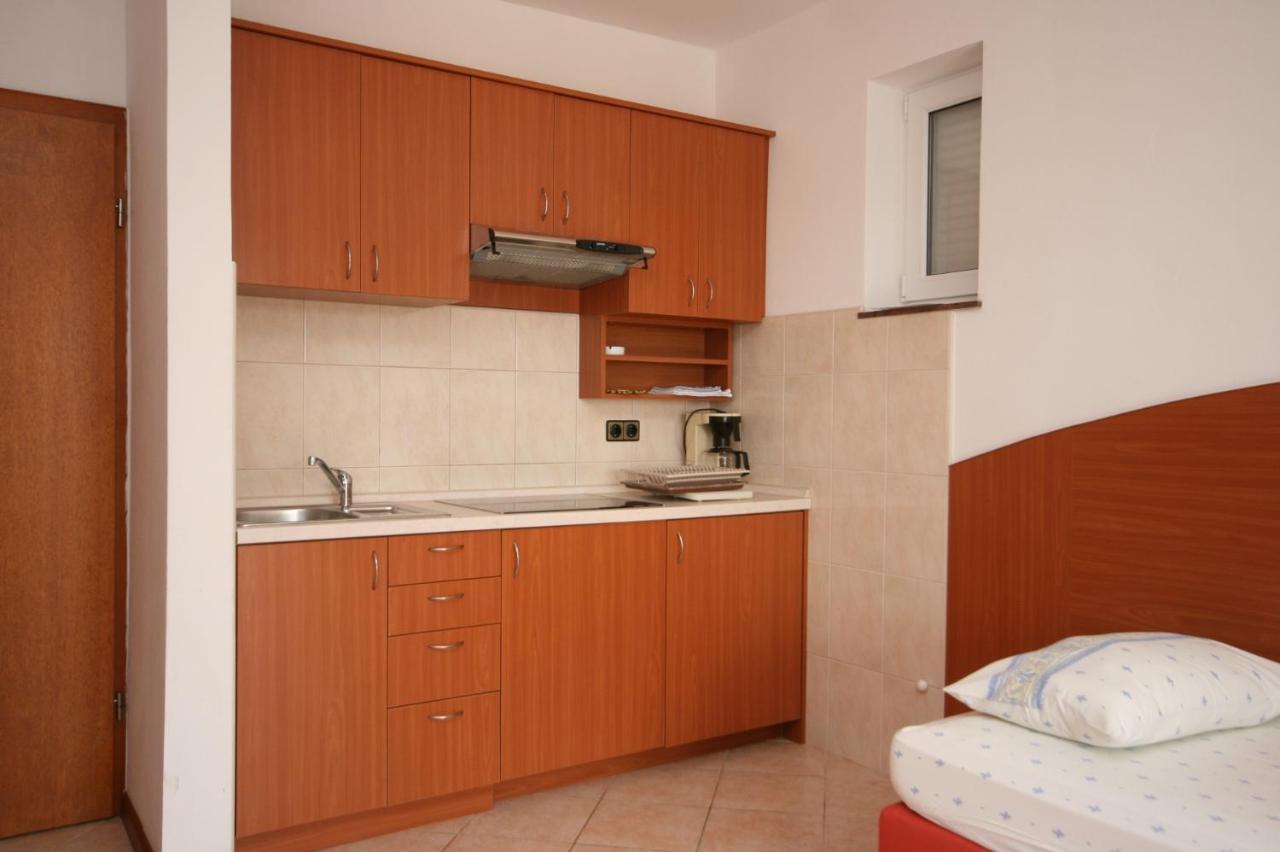 Apartments With A Parking Space Novalja, Pag - 6398 Exterior foto