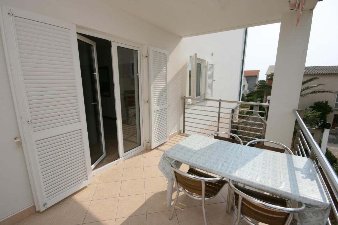 Apartments With A Parking Space Novalja, Pag - 6398 Exterior foto