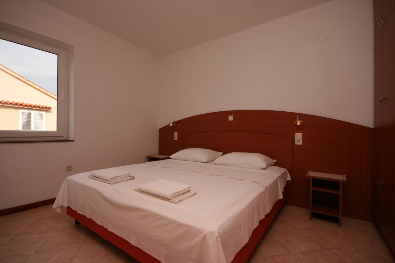 Apartments With A Parking Space Novalja, Pag - 6398 Exterior foto
