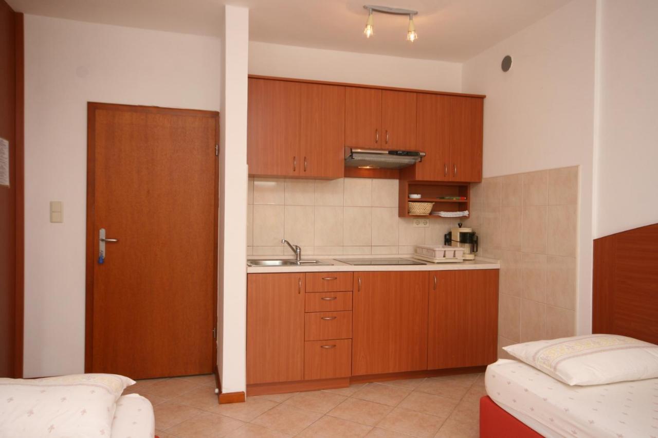 Apartments With A Parking Space Novalja, Pag - 6398 Exterior foto