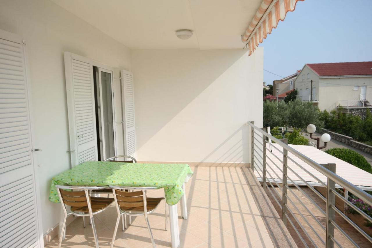 Apartments With A Parking Space Novalja, Pag - 6398 Exterior foto